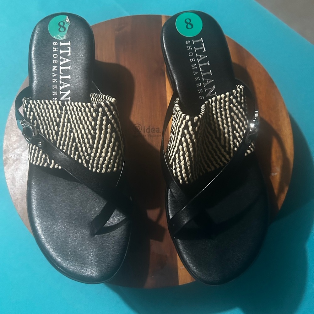Italian Shoemakers Black and Cream Sandals